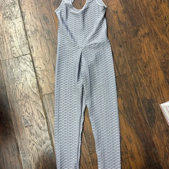 Gray Textured Women's Jumpsuit. <<<<<145>>>> - Picture 4 of 9